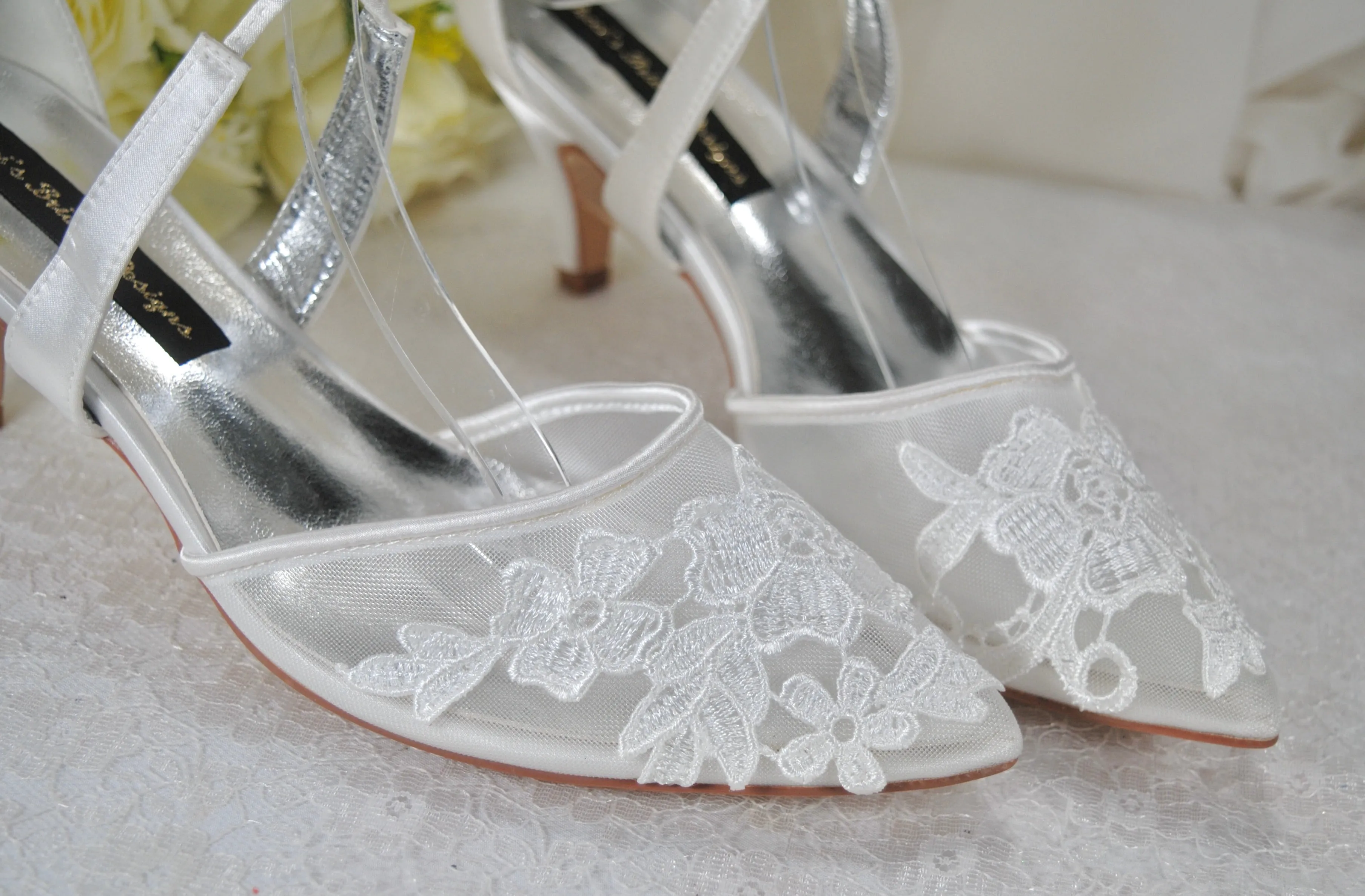 Embroidered Floral Shoes | Ivory or White