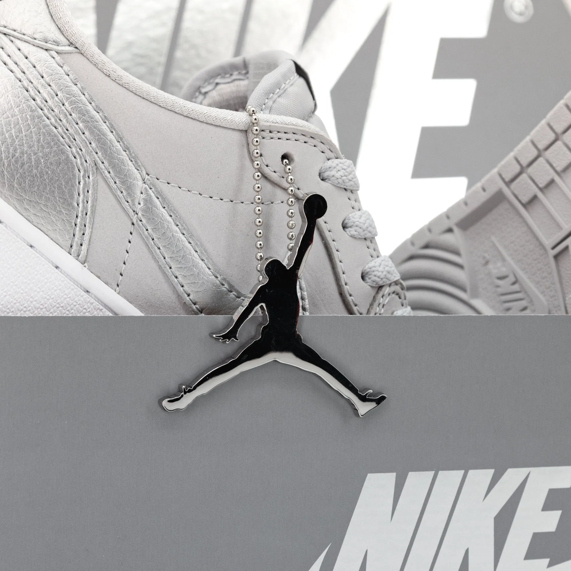 Nike Air Jordan 1 Low OG (GS) 'Metallic Silver' CZ0858-002