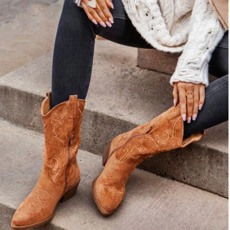 Women's Suede Pointed Toe Cowgirl Boots